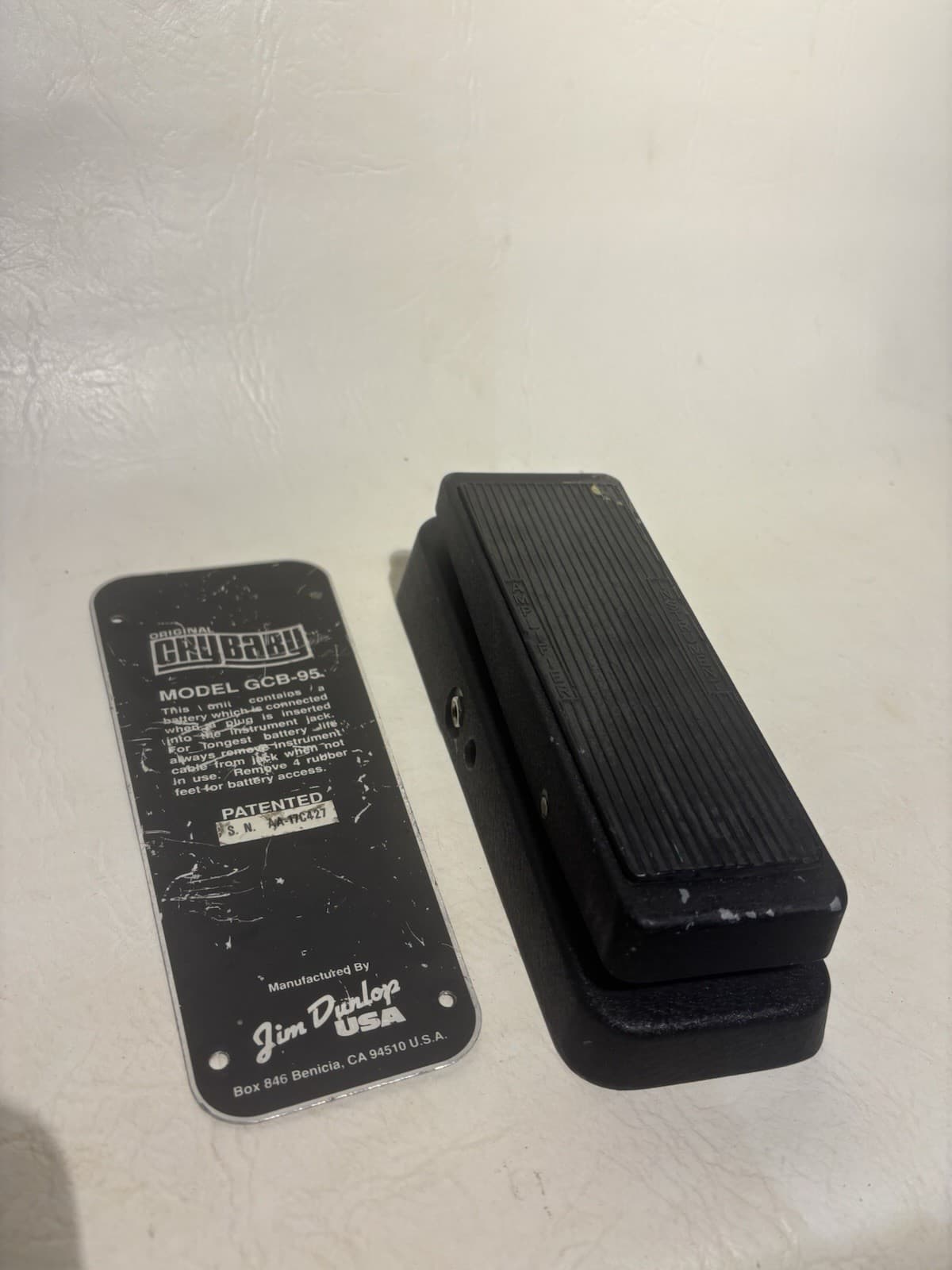 Dunlop Cry Baby Original GCB95 Crybaby Wah Guitar Effect Pedal - Tested