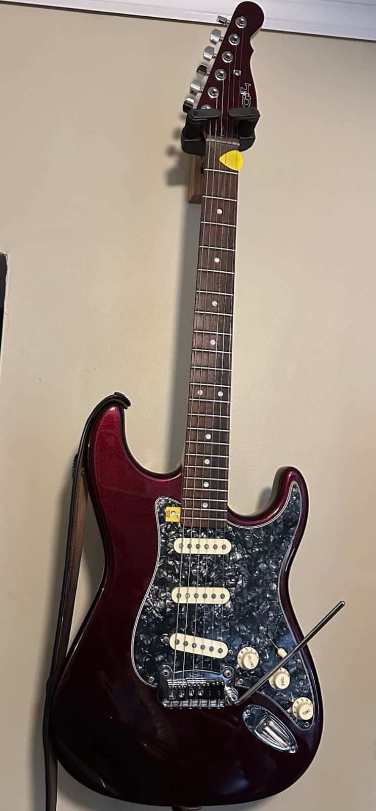 G&L Legacy USA Cherry Metallic with Noiseless Pick-ups, Black pearloid pickguard