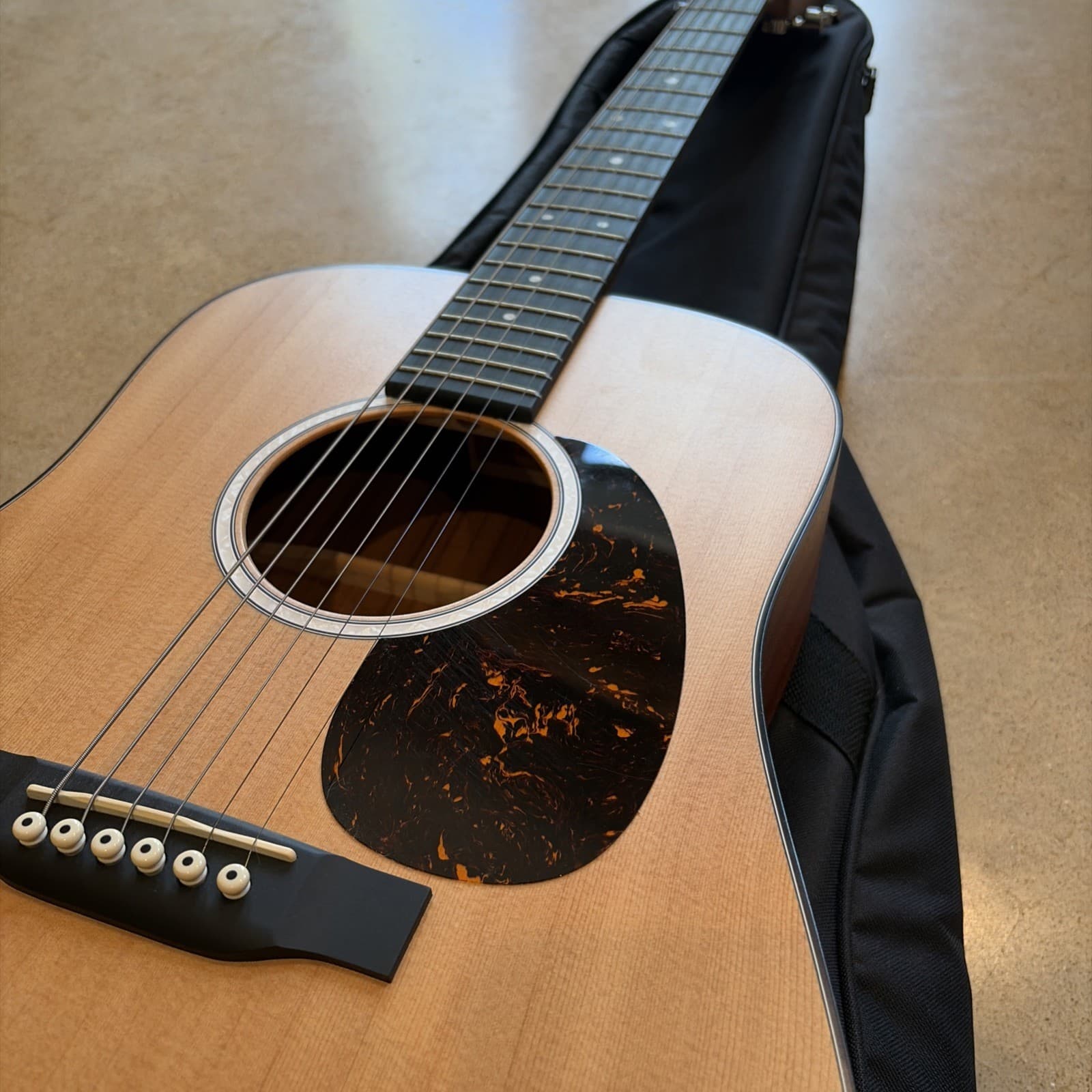Martin Dreadnought Junior DJR With Gig Bag π₯ Sitka Top Sapele back/side π₯