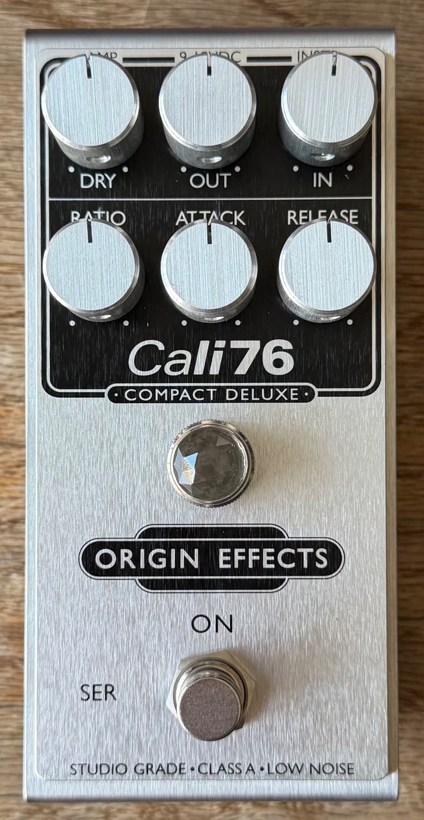 Origin Effects Cali76 Compact Deluxe Compressor Pedal Bass Guitar Steel Mint