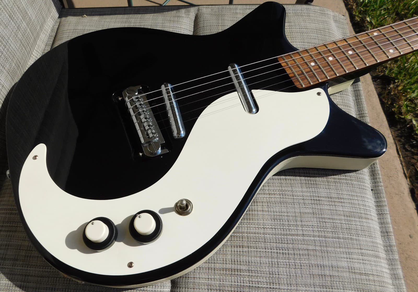 Danelectro 59M NOS Electric Guitar Black MIK