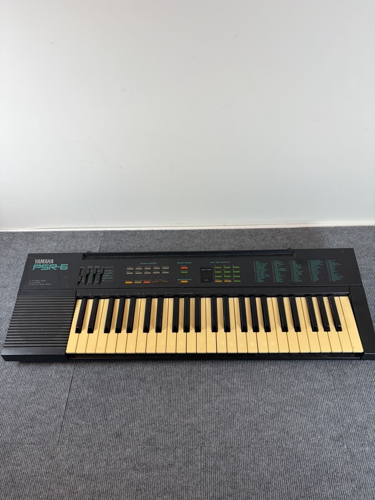 Vintage Yamaha PSR-6 Keyboard Synthesizer Piano 49 Key 100 Voices Tested Working