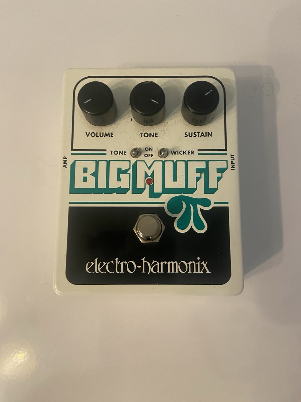 Electro-Harmonix Big Muff Pi Analog Fuzz Pedal for Electric Guitar