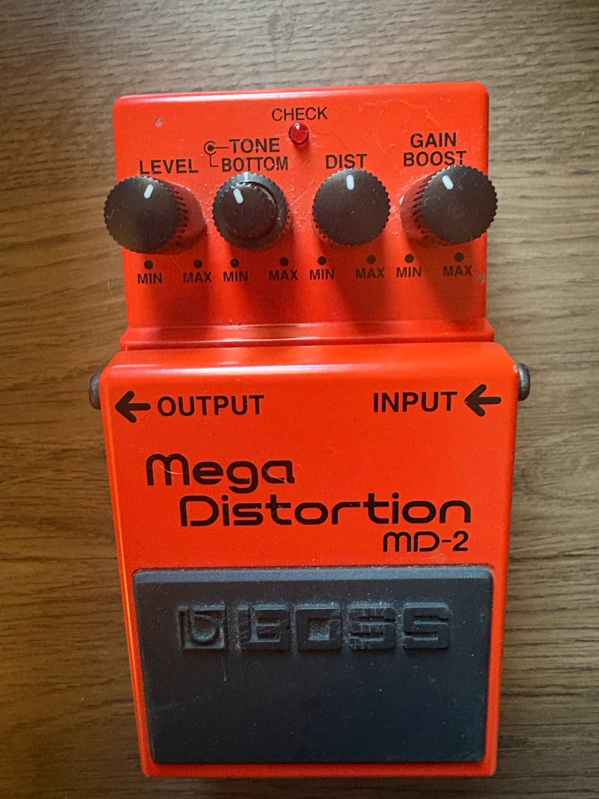 Boss MD-2 Mega Distortion Guitar Effect Pedal High Gain Distortion