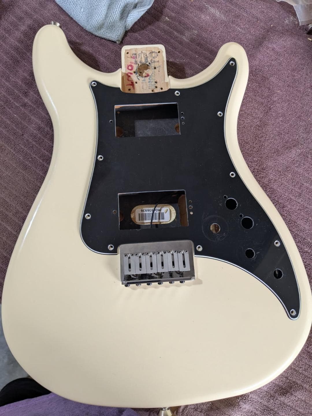 Fender Lead 3 BODY, 2019, factory pickguard, thru body hardtail Olympic White