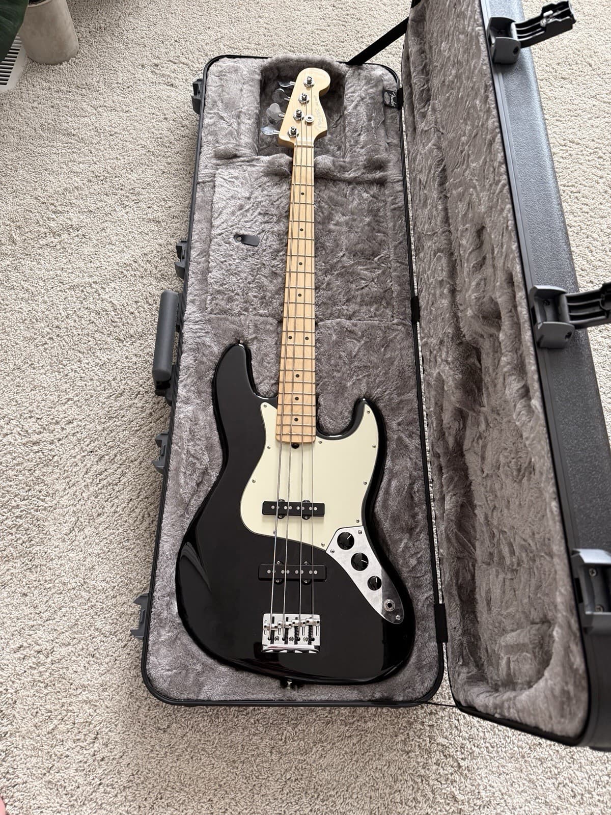 Fender American Professional Jazz Bass - Midnight Black with Maple Neck 2017