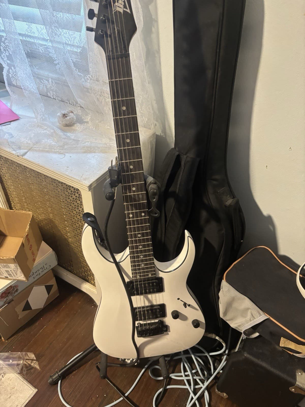 Ibanez GIO Series GRX20W Electric Guitar, White 6 String