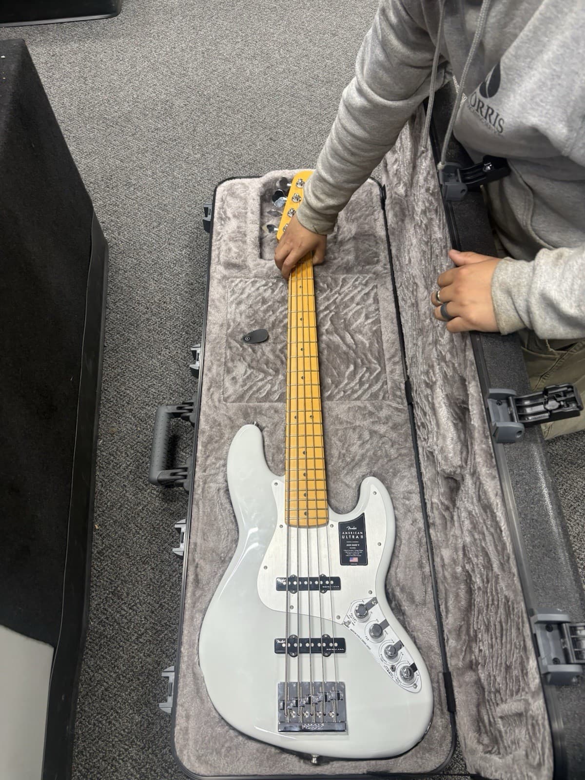 Fender American Ultra Jazz Bass 5-String White Maple Neck. READ DESCRIPTION
