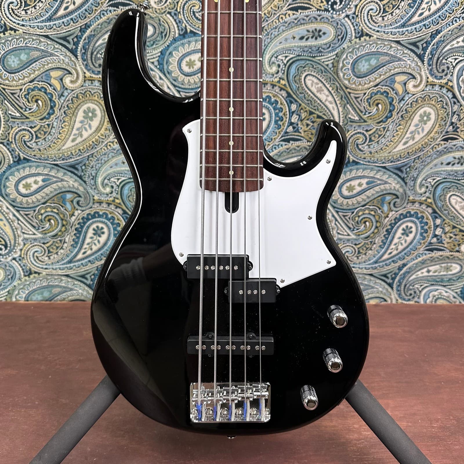 Used Yamaha Broadbass BB235 Black 5-String Bass