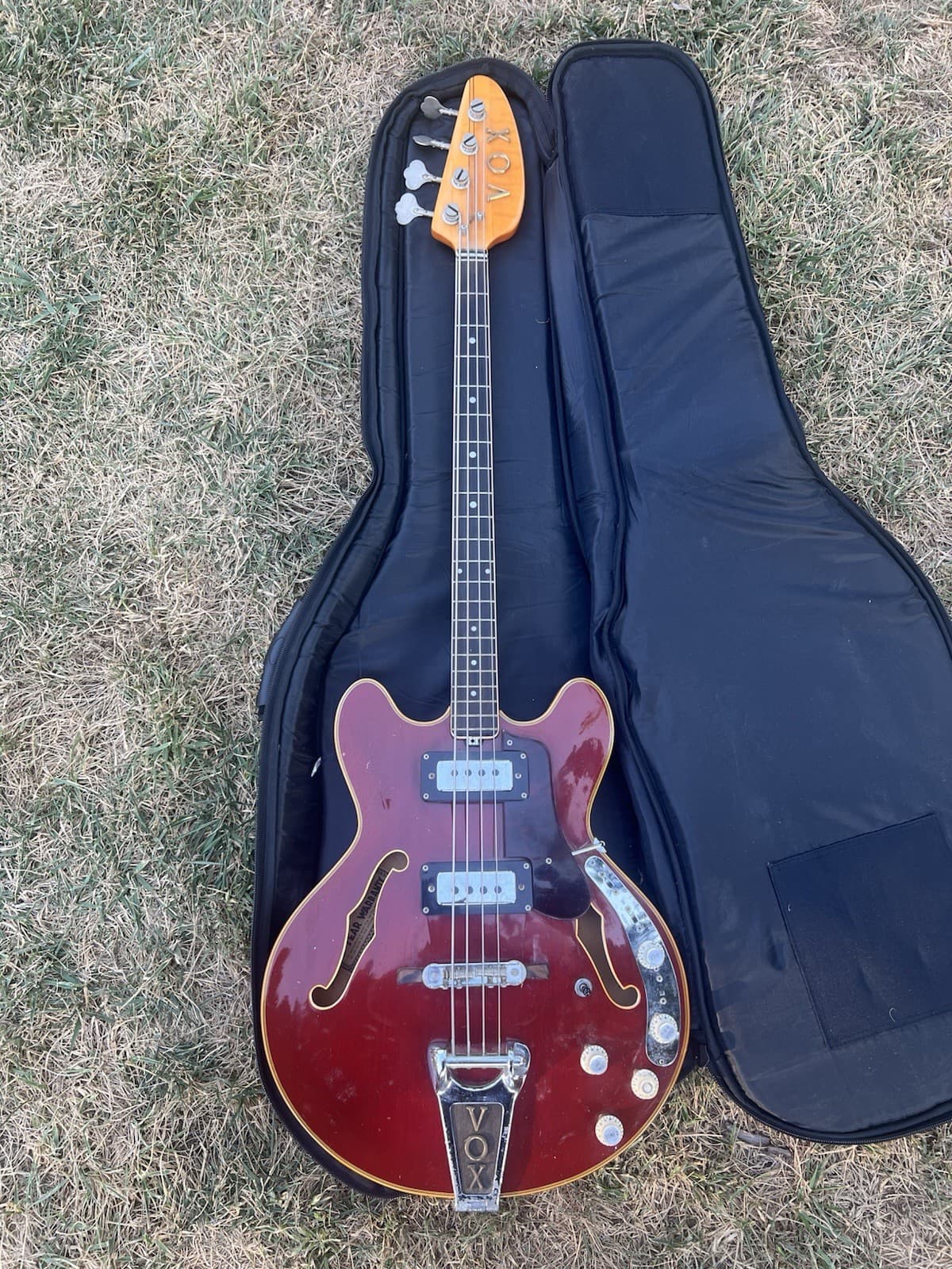 VINTAGE GUITAR VOX SIDEWINDER IV BASS CHERRY 1967-68 With Case