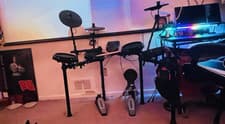 Alesis Nitro Mesh Electronic Drum Kit with Mesh Pads, 8-Piece Set, Drum Module