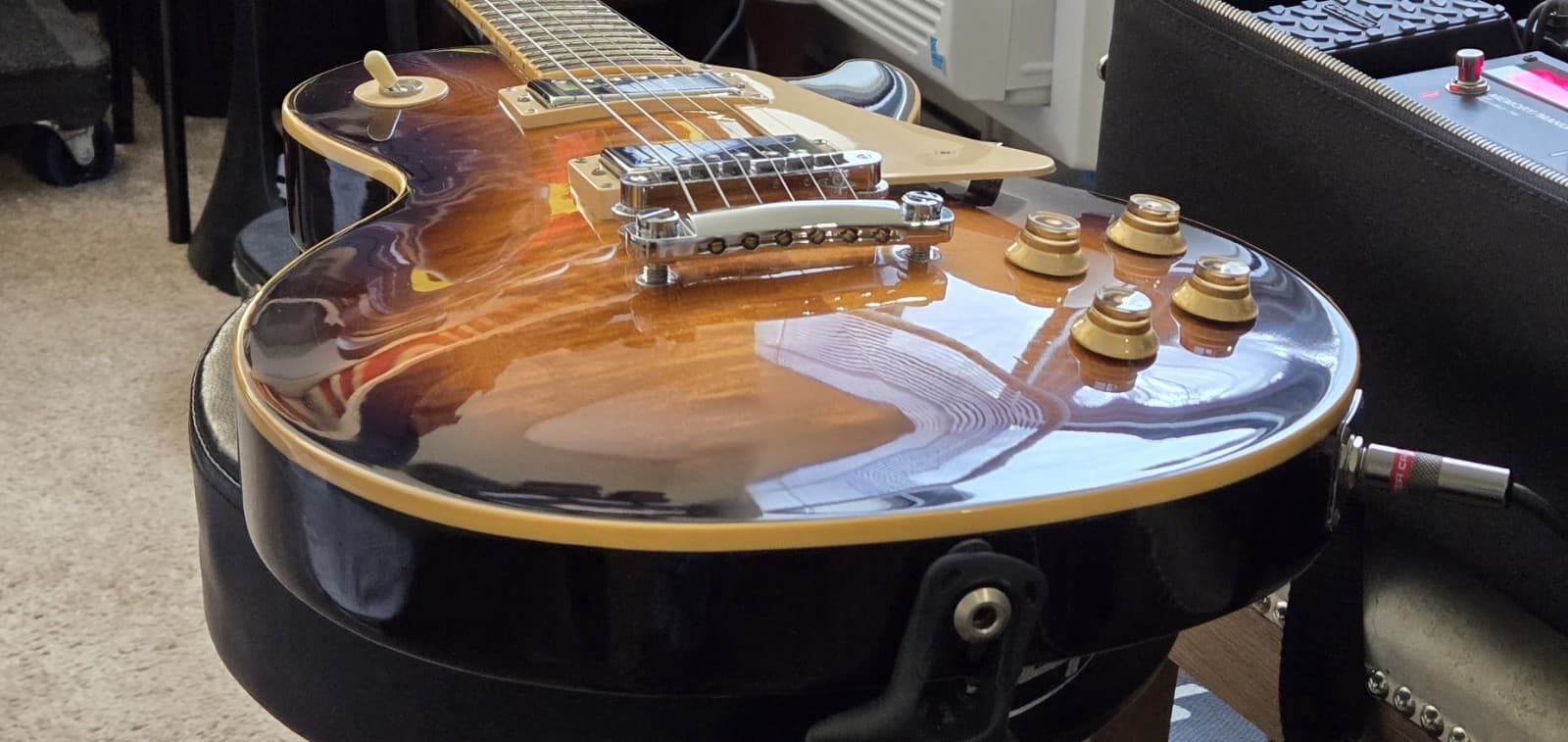 Gibson Les Paul Traditional Sunburst Electric Guitar, 6 String, w/ Case