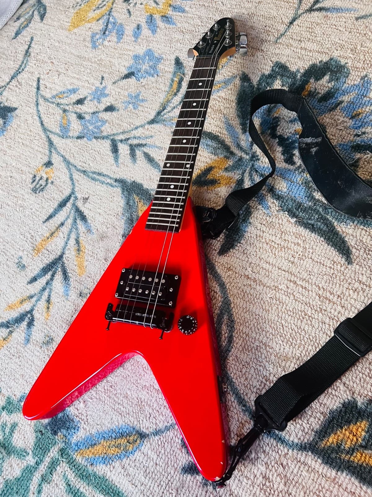 Maestro By Gibson Roadie Mini Flying V Electric Guitar RED - Fun for everyone!