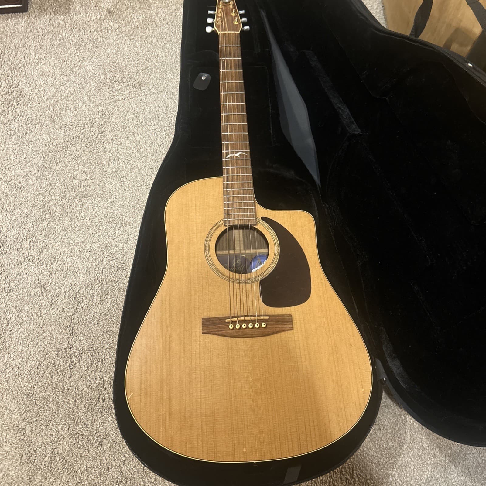 Seagull Artist Series Rosewood Cedar Cutaway Acoustic Guitar W/ Rigid Soft Case