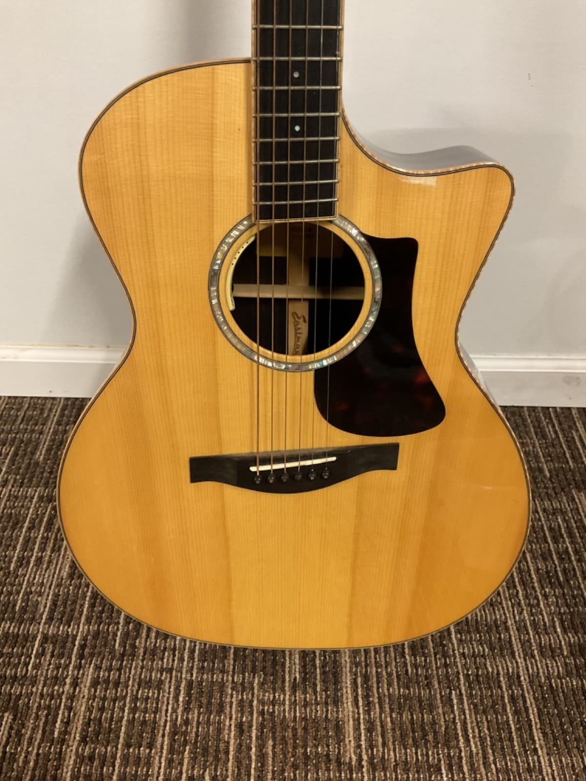 Eastman Acustic/Electric Guitar. Model AC 822CE FF