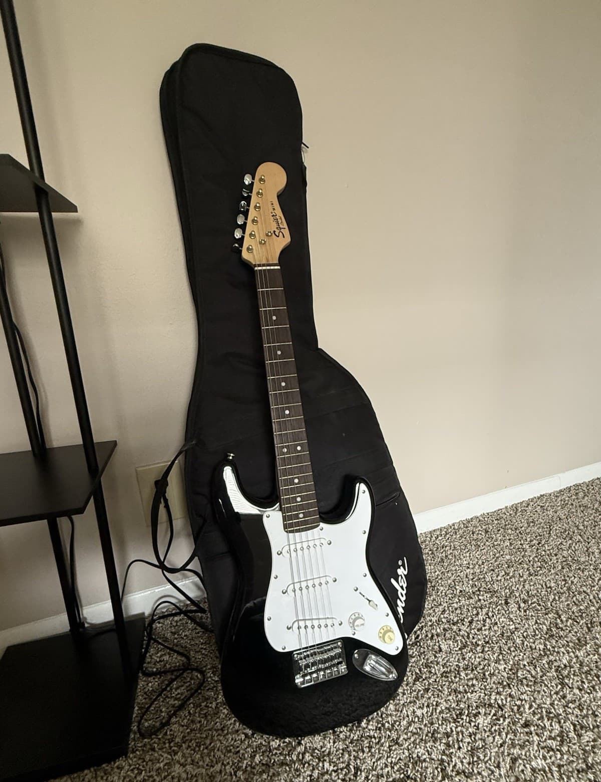 Squier Electric Guitar Black Solid Body 6-String Right-Handed with Gig Bag