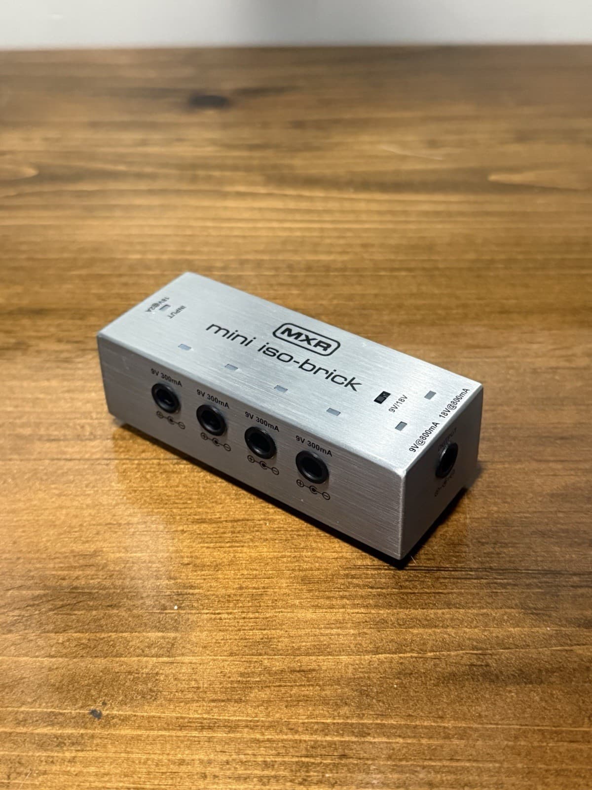 MXR M239 Mini Iso-Brick Isolated Guitar Pedal Power Supply