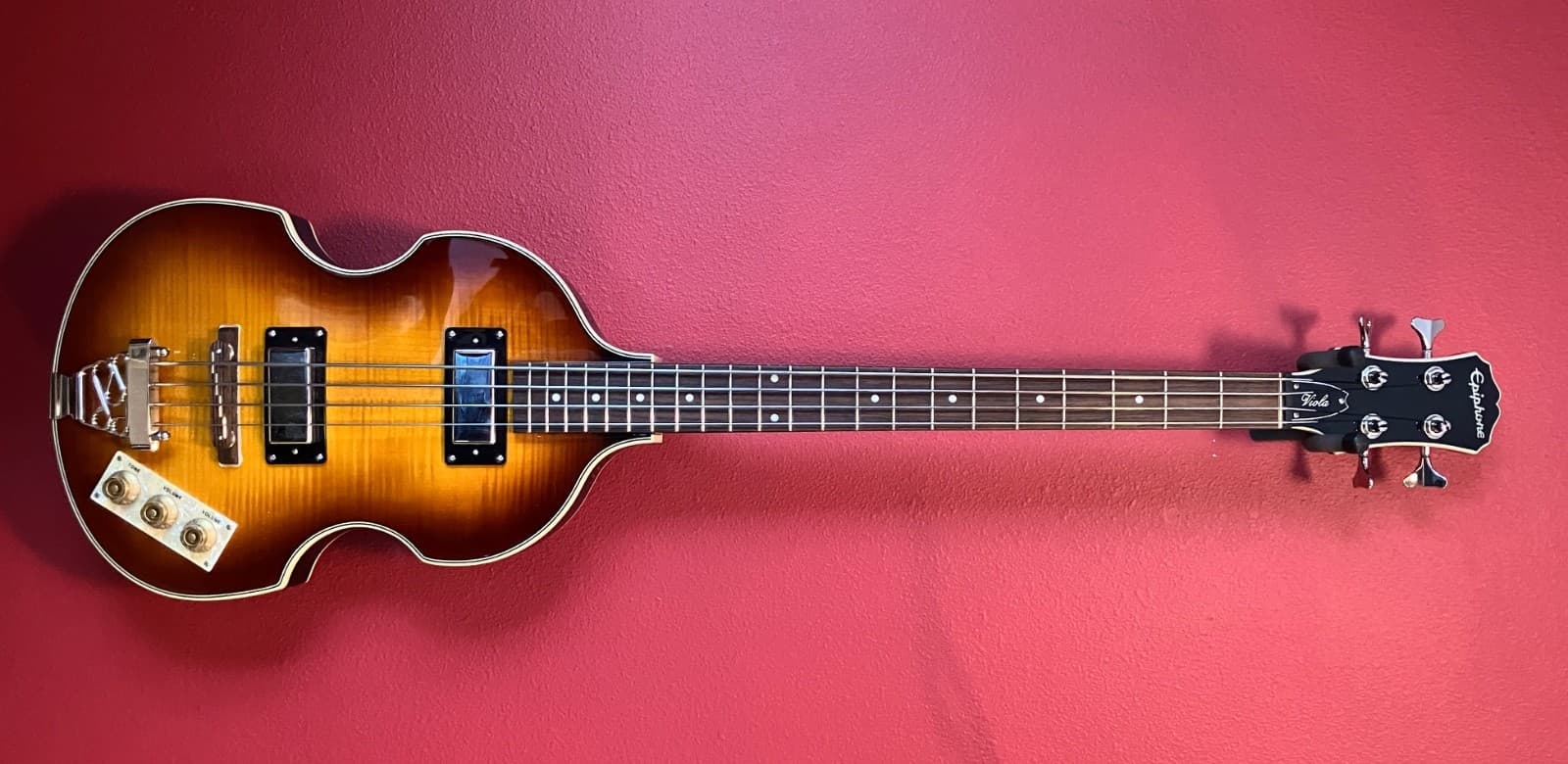 EPIPHONE VIOLA BASS BEATLE-STYLE SHORT SCALE WITH CASE AND LABELLA FLATWOUNDS