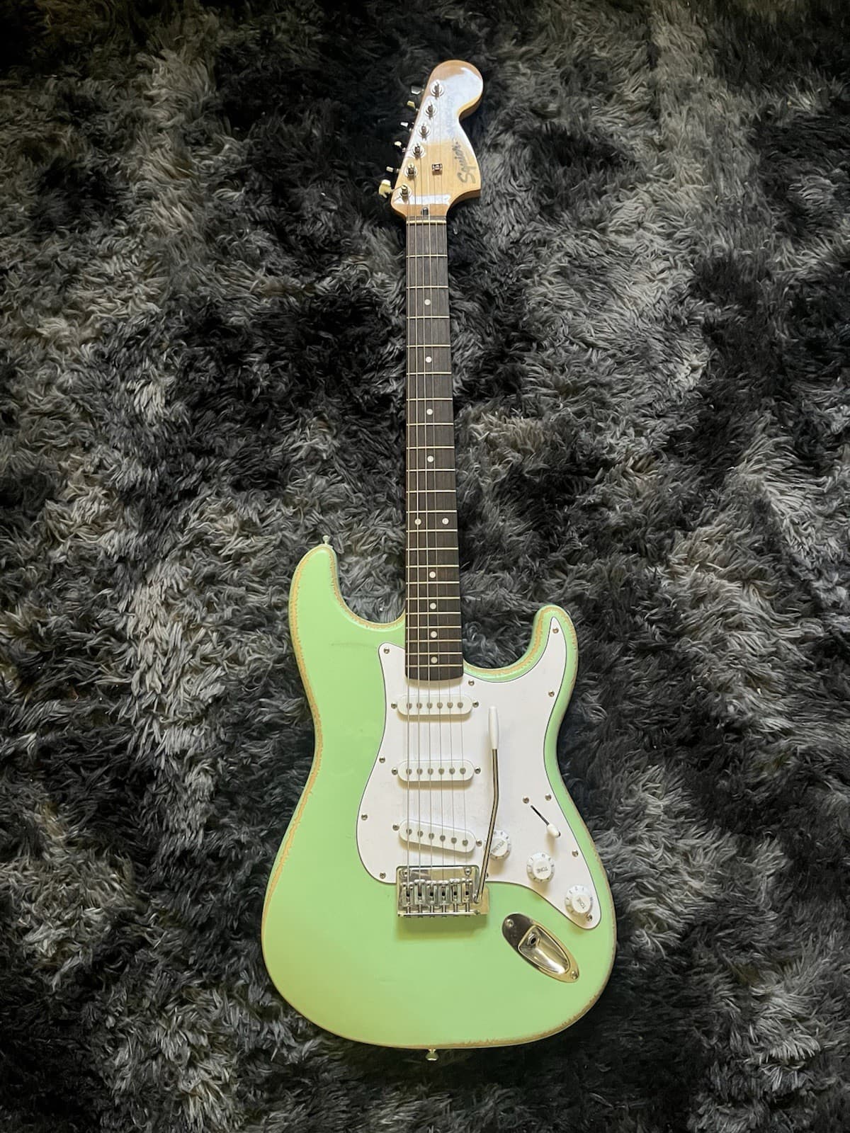 Squier Electric Guitar Green Solid Body 6-String Right-Handed Maple Neck