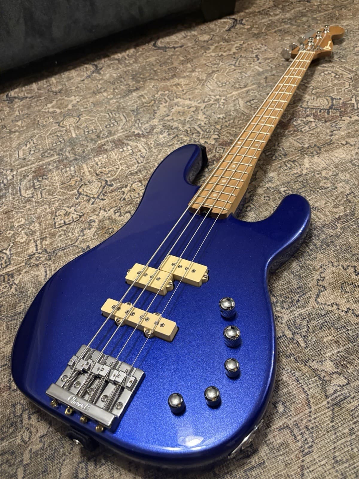 Charvel San Dimas Bass PJ IV Solid Alder/Maple Mystic Blue w/ Hard Case
