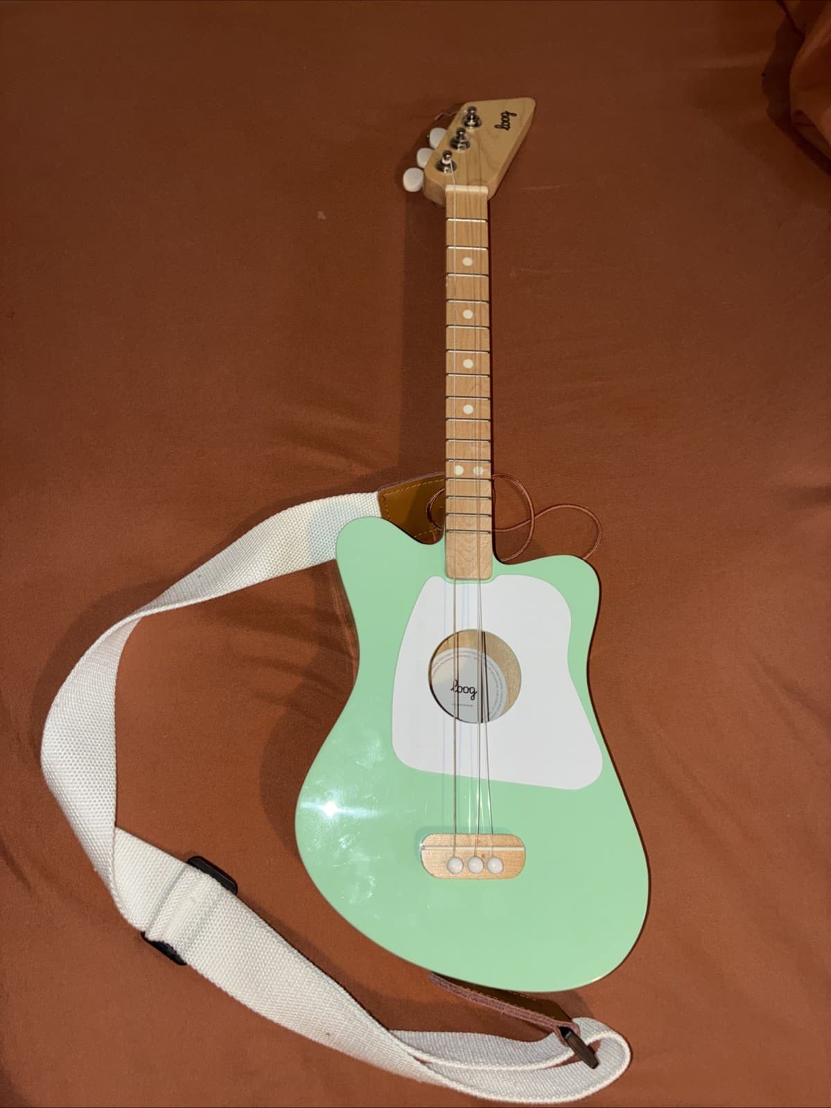 Green Loog Mini Acoustic Guitar 22" 3-String, Beginner-Friendly