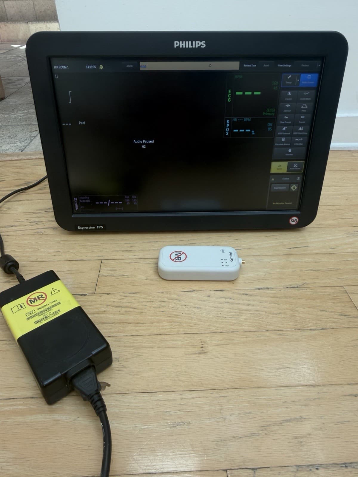 Philips Expression IP5 Information Portal - Remote Display + power cable