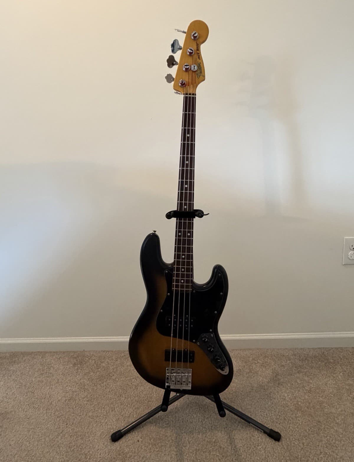Fender Modern Player Jazz Bass
