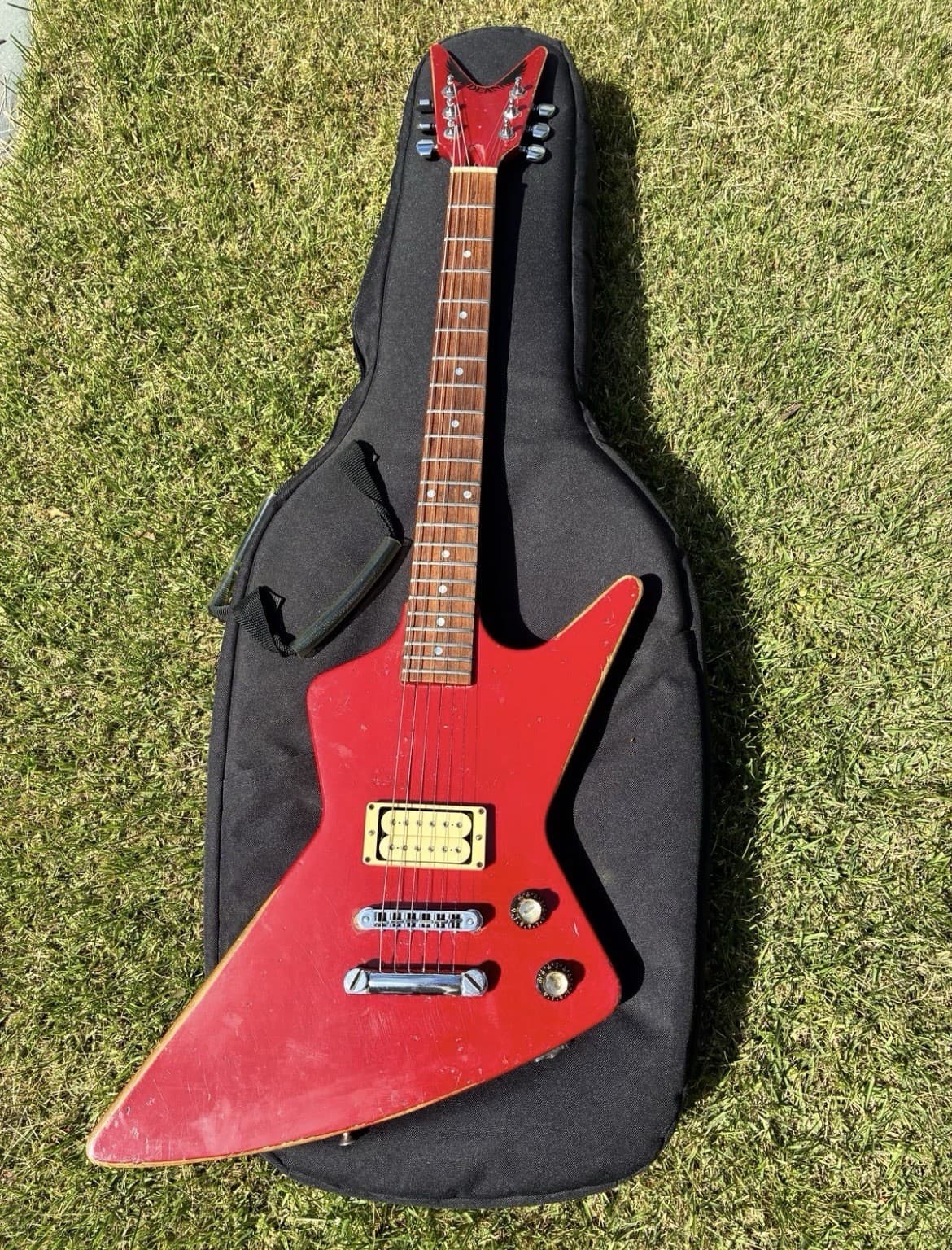 1982 Dean Baby Z made in USA w Dimarzio Super Distortion- Explorer
