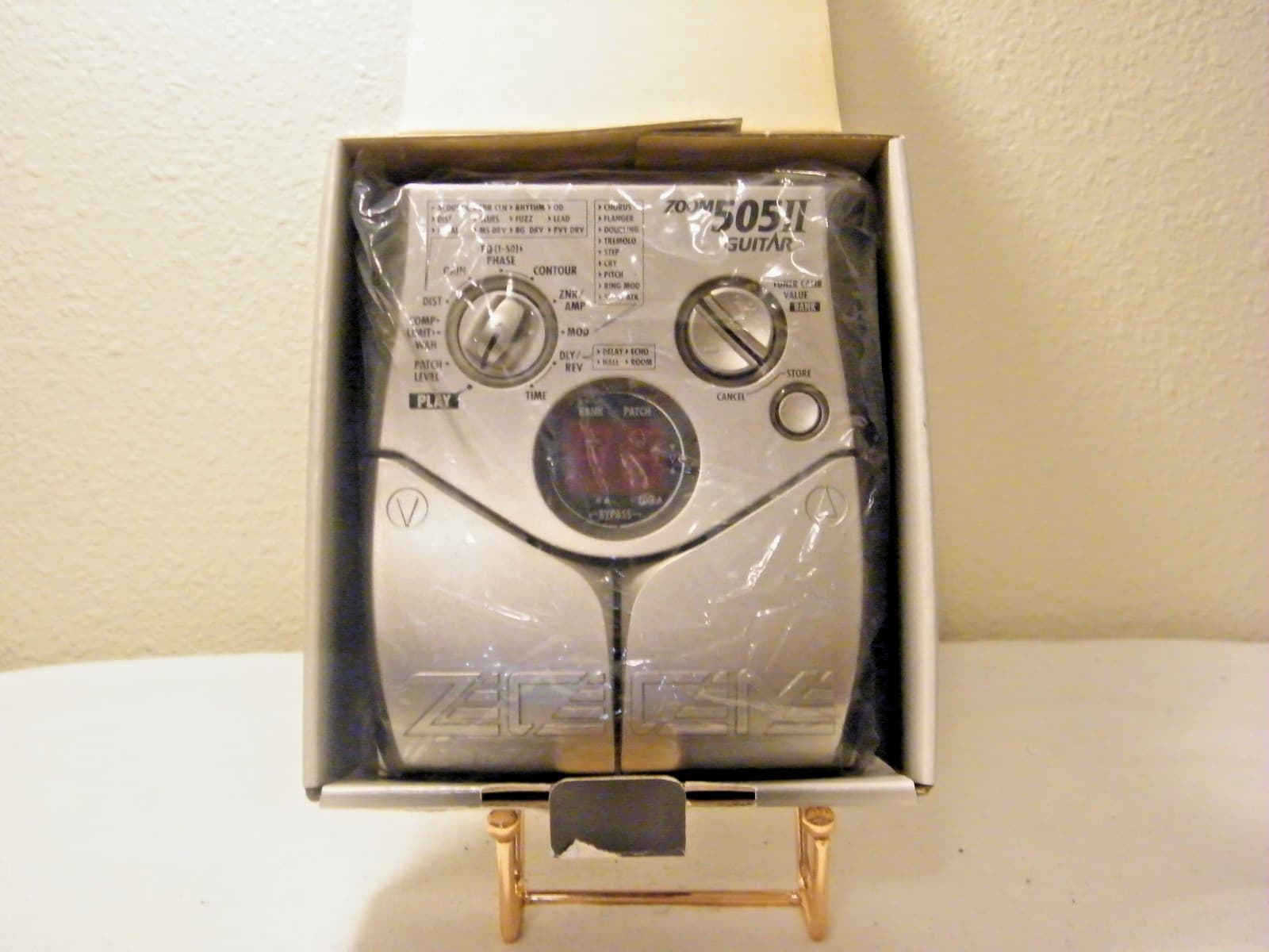 *****GENUINE ZOOM EFFECTS PEDAL FOR GUITAR (505II)*****