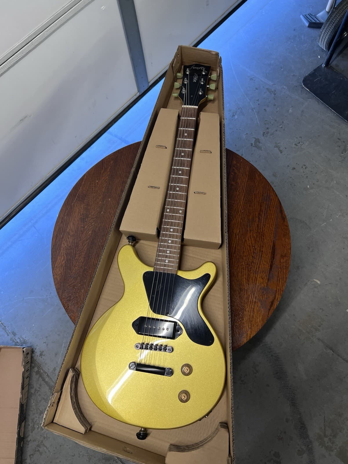 Firefly Gold Sparkle P90 Electric Guitar – Punk Garage Rock Machine Double Cut
