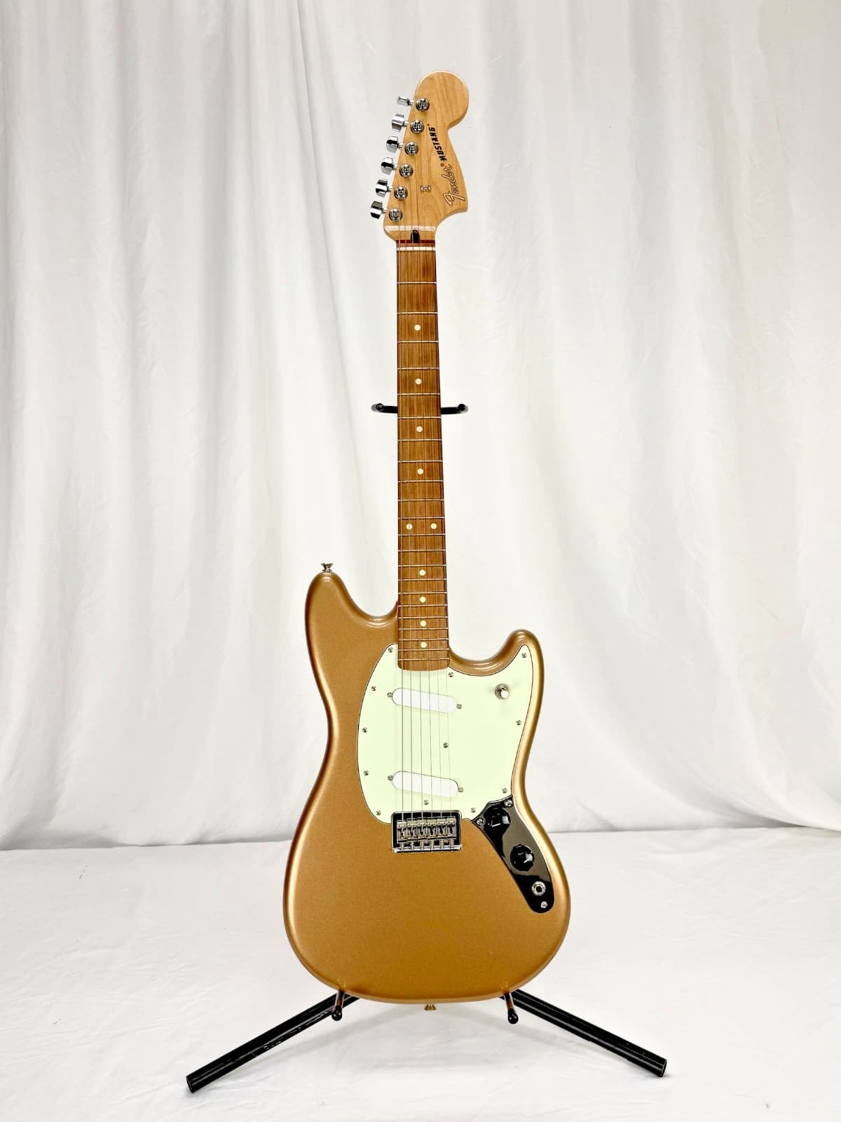 fender mustang guitar