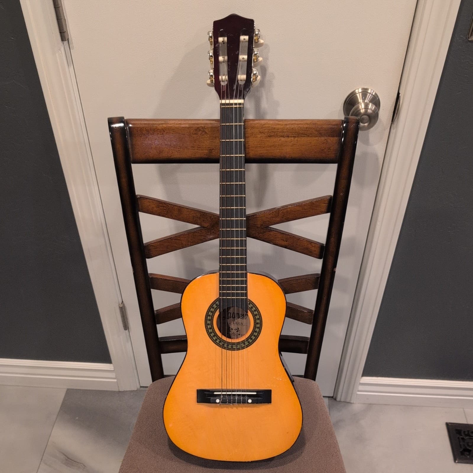 Lauren LA30N Acoustic Bass Guitar 6 String Right Hand 20 Frets Classical Natural