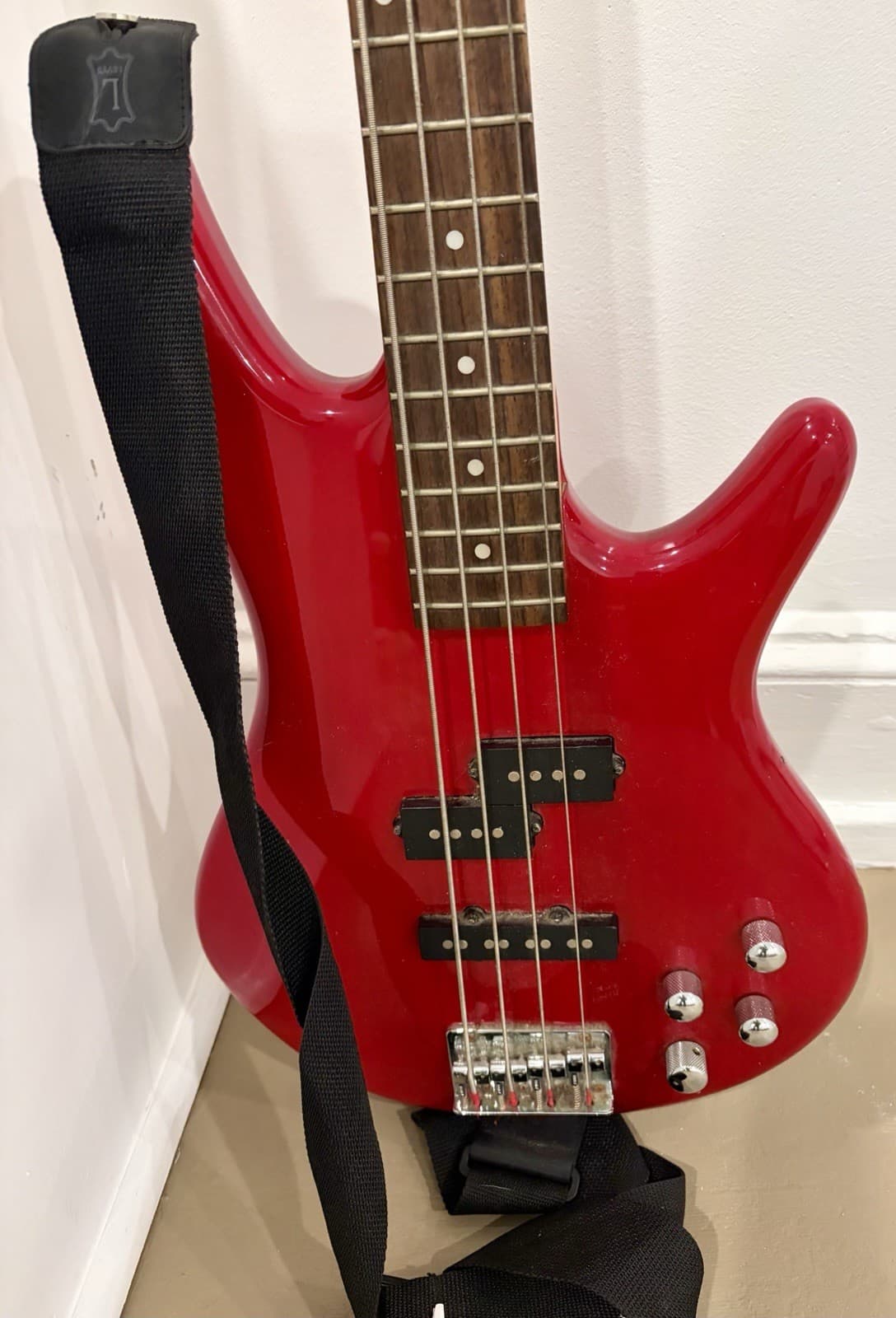 Ibanez GSR200 Gio Soundgear 4-String Red Electric Bass Guitar Right-Handed