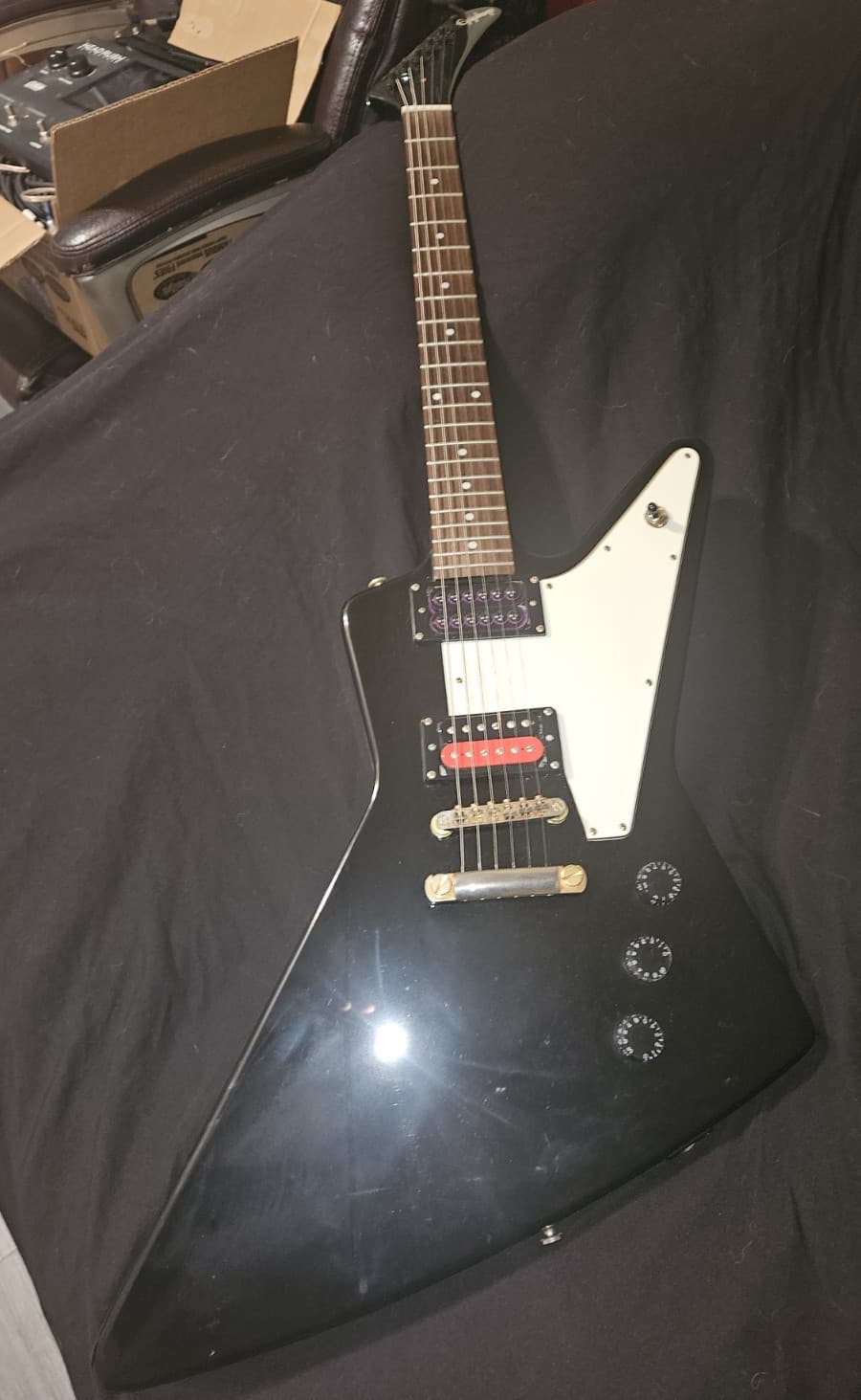 Epiphone Explorer Electric Guitar Black Solid Mahogany Body 6-String RH 22F