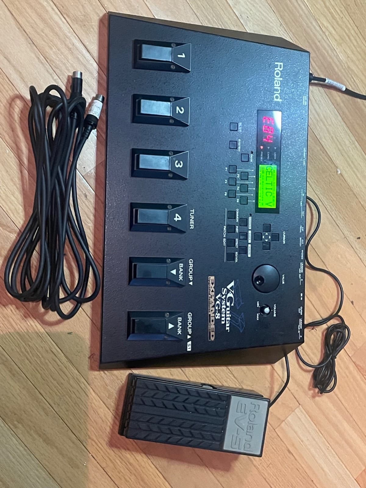 Roland VG-8EX S1 Expanded Guitar Synthesizer with accessories (V-Guitar System)
