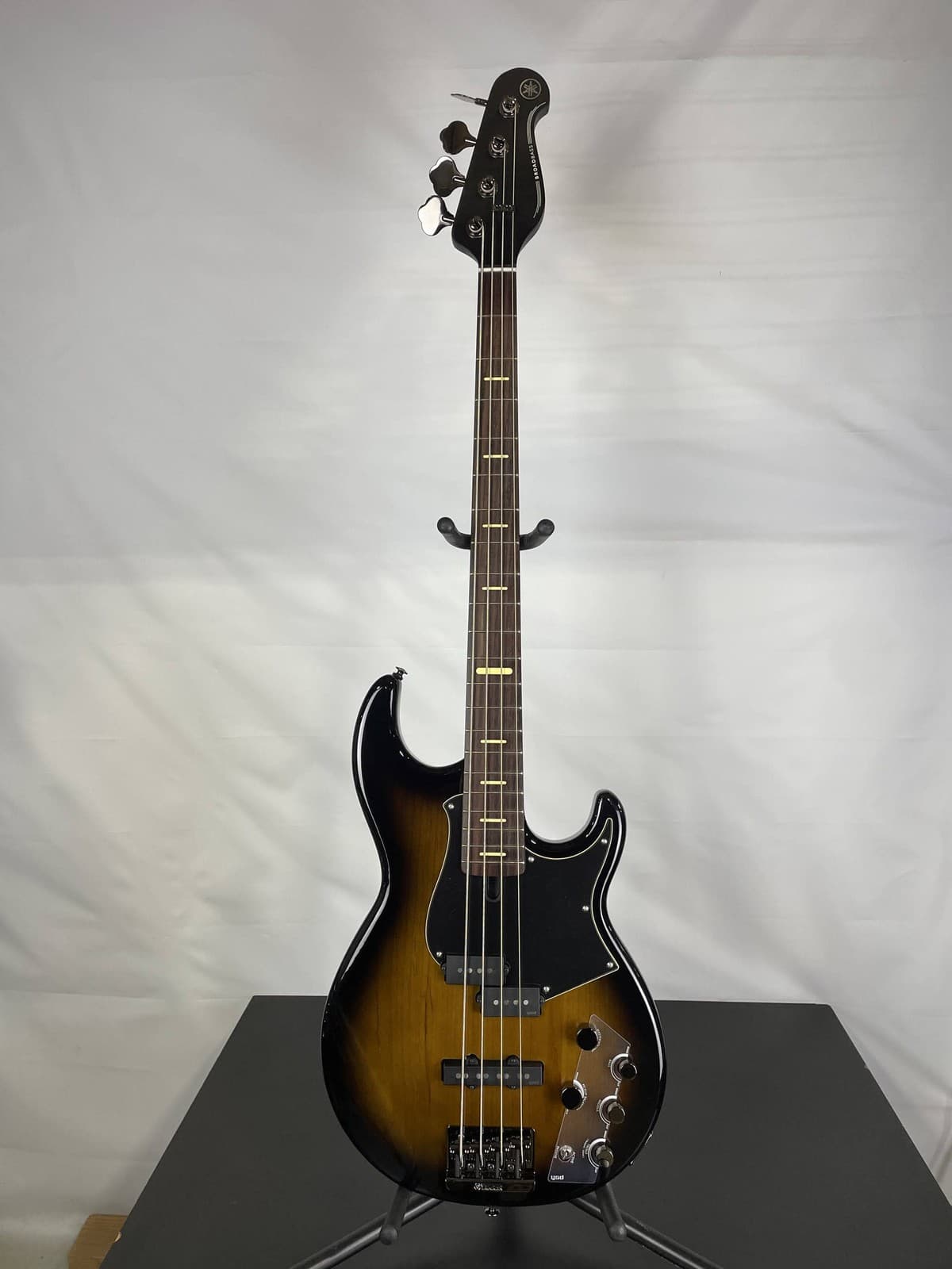 Open Box Yamaha BB734A 4-String Bass Guitar, Rosewood Fingerboard, Dark Coffee S