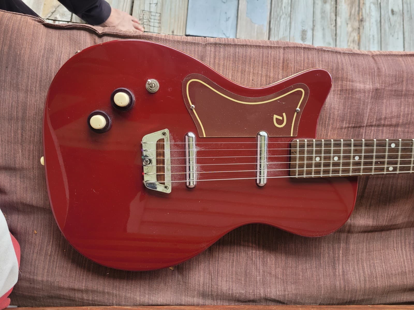 Danelectro 56 U2 Masonite body Maple neck Rosewood fingerboard LH