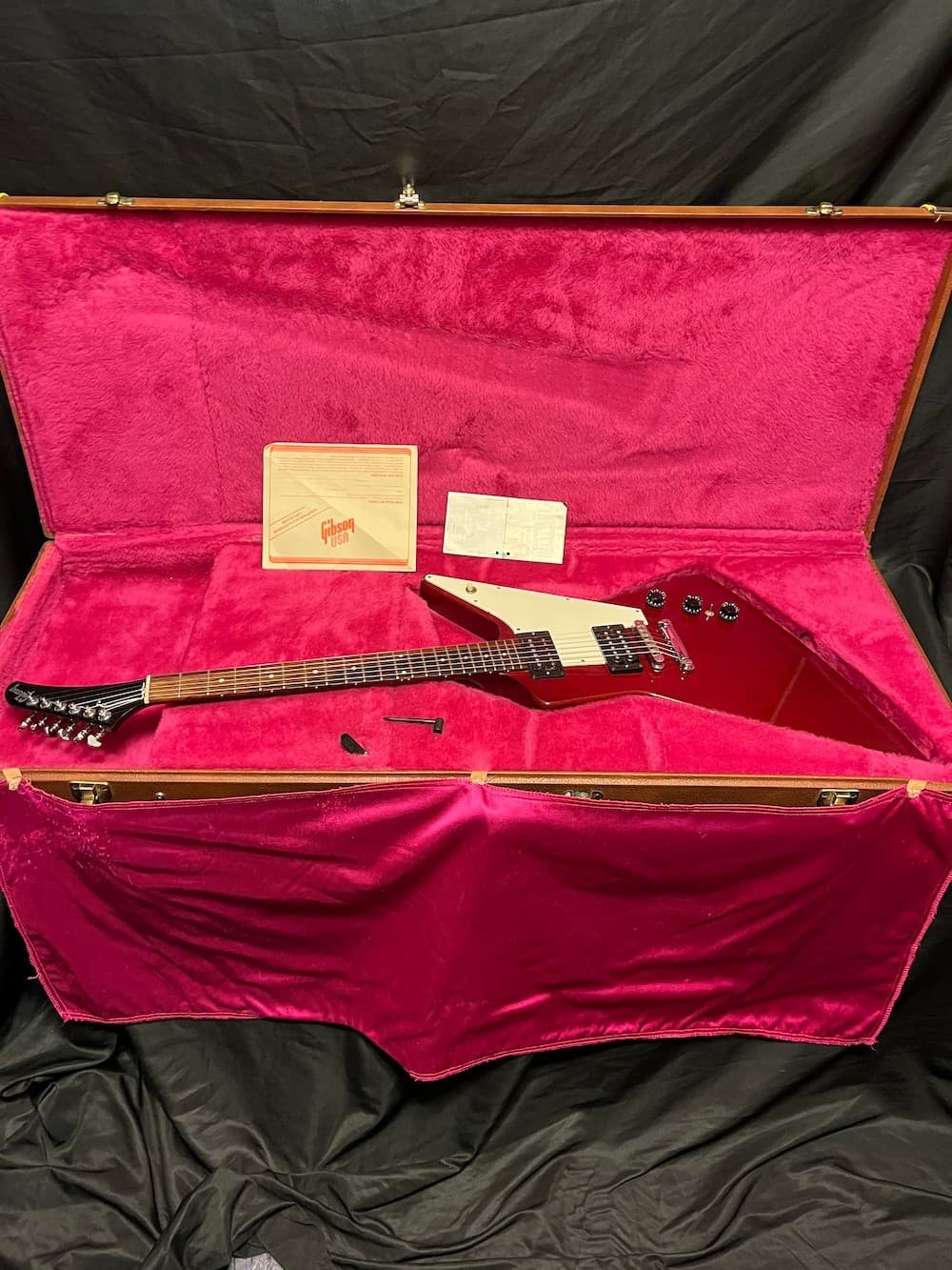 1992 Gibson Explorer '76 Guitar in Vintage Cherry W/OHSC-Nice!