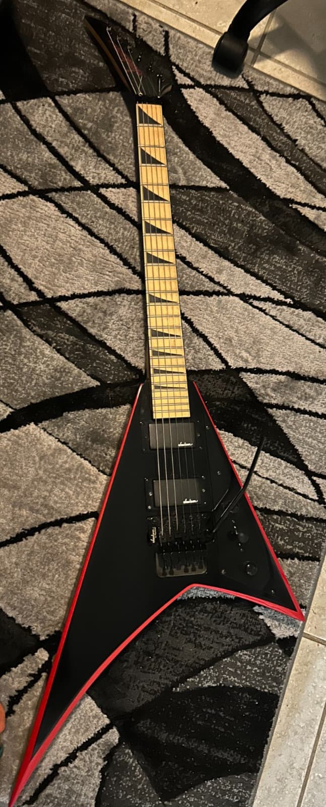 Jackson Rhoads JS32T - Black with Red Bevels 2016 Special Edition