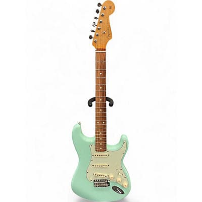 2020 Fender Vintera 60s Stratocaster Surf Green Solid Body Electric Guitar