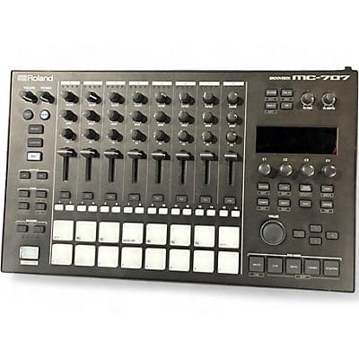 Roland MC-707 Groovebox Production Controller