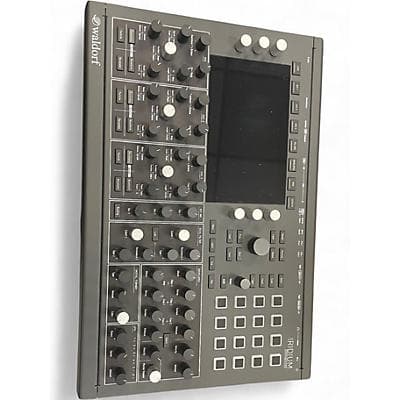 Waldorf Iridium Synthesizer Synthesizer