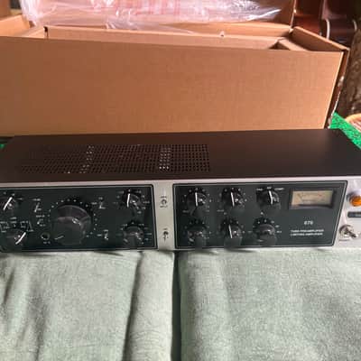 Behringer 676 - Préamplificateur micro/instrument/ligne à lampe 1 canal et compresseur style FET
