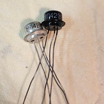 Soviet MP42 Germanium + BC556 Silicon Hybrid Fuzz Face Parts Pack – Tested (hFE 21 & 27)