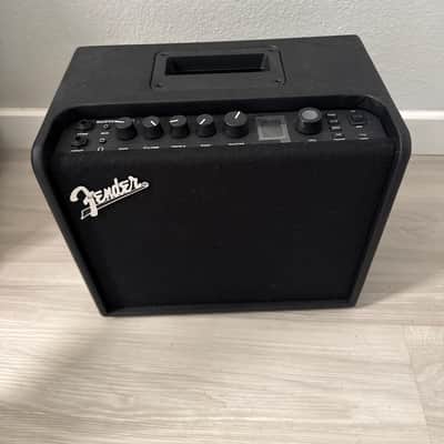 Fender Mustang LT25 25-Watt 1x8" Digital Modeling Guitar Combo 2019 - Present - Black
