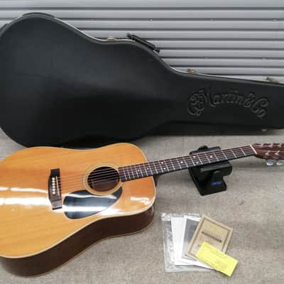 MARTIN 1999 Martin D-28 Acoustic Guitar