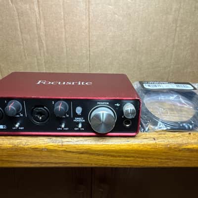 Focusrite Scarlett 2i2 2nd Gen USB Audio Interface with interface cable
