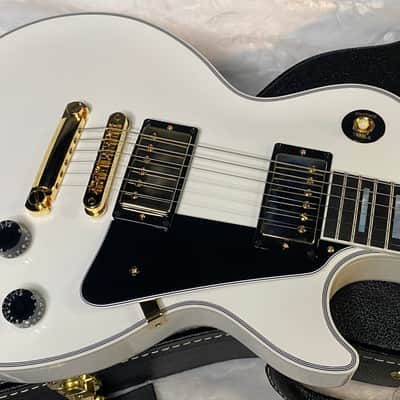 NEW! Gibson Les Paul Custom - Alpine White - Ebony Board - Authorized Dealer - 9.9 lbs - G06440