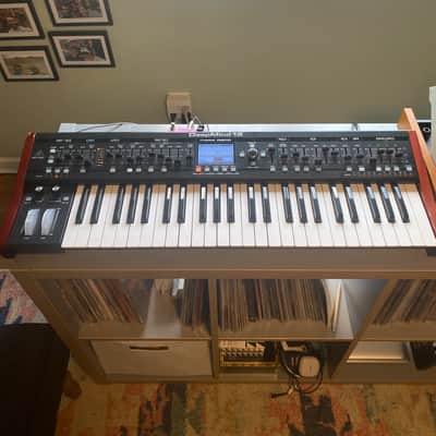 Behringer DeepMind 12 49-Key 12-Voice Polyphonic Analog Synth 2016 - Present - Black