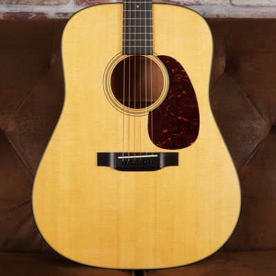 Martin D-18